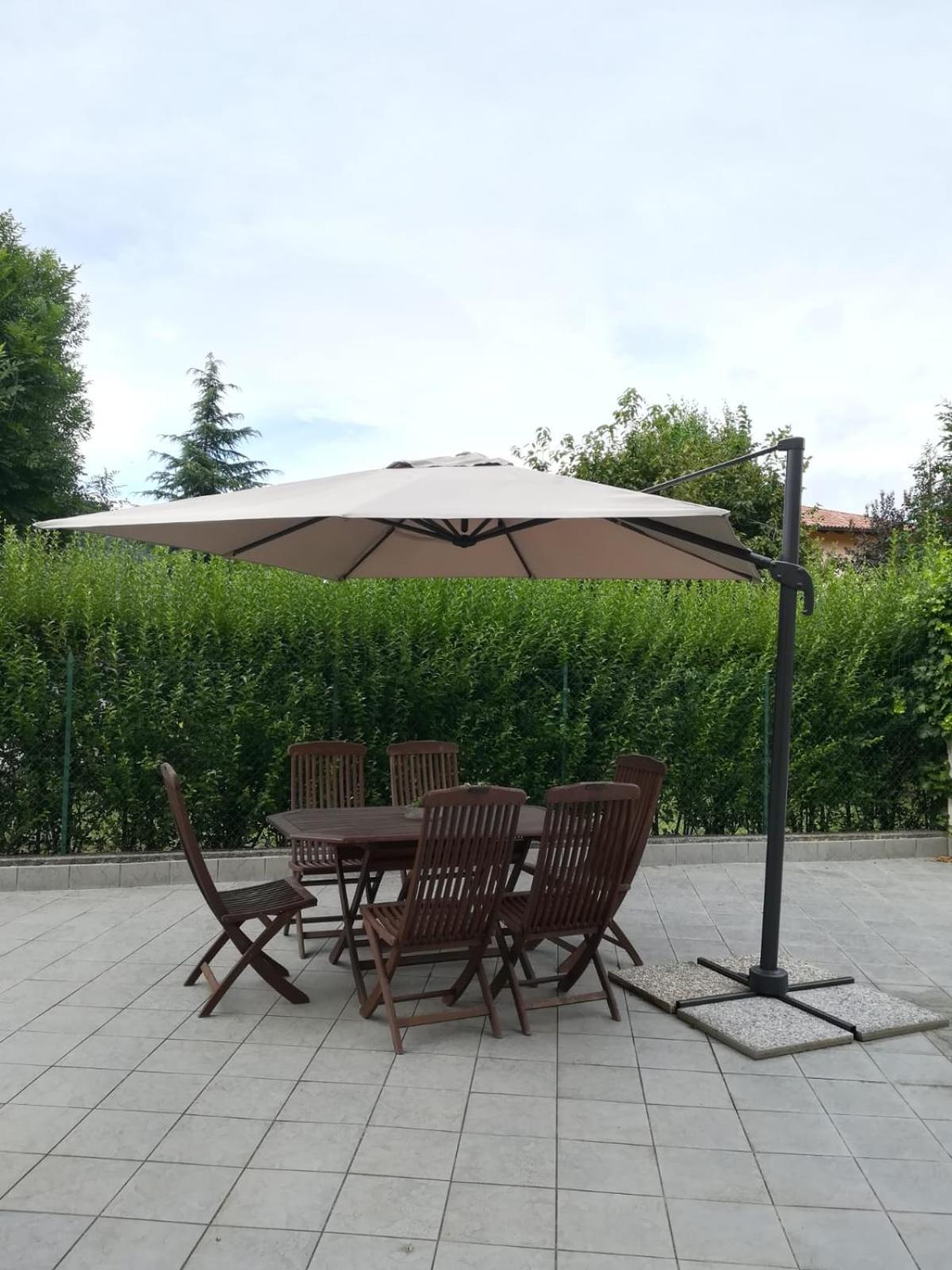 Appartement Con Terrazza E Giardino In Val D'intelvi *