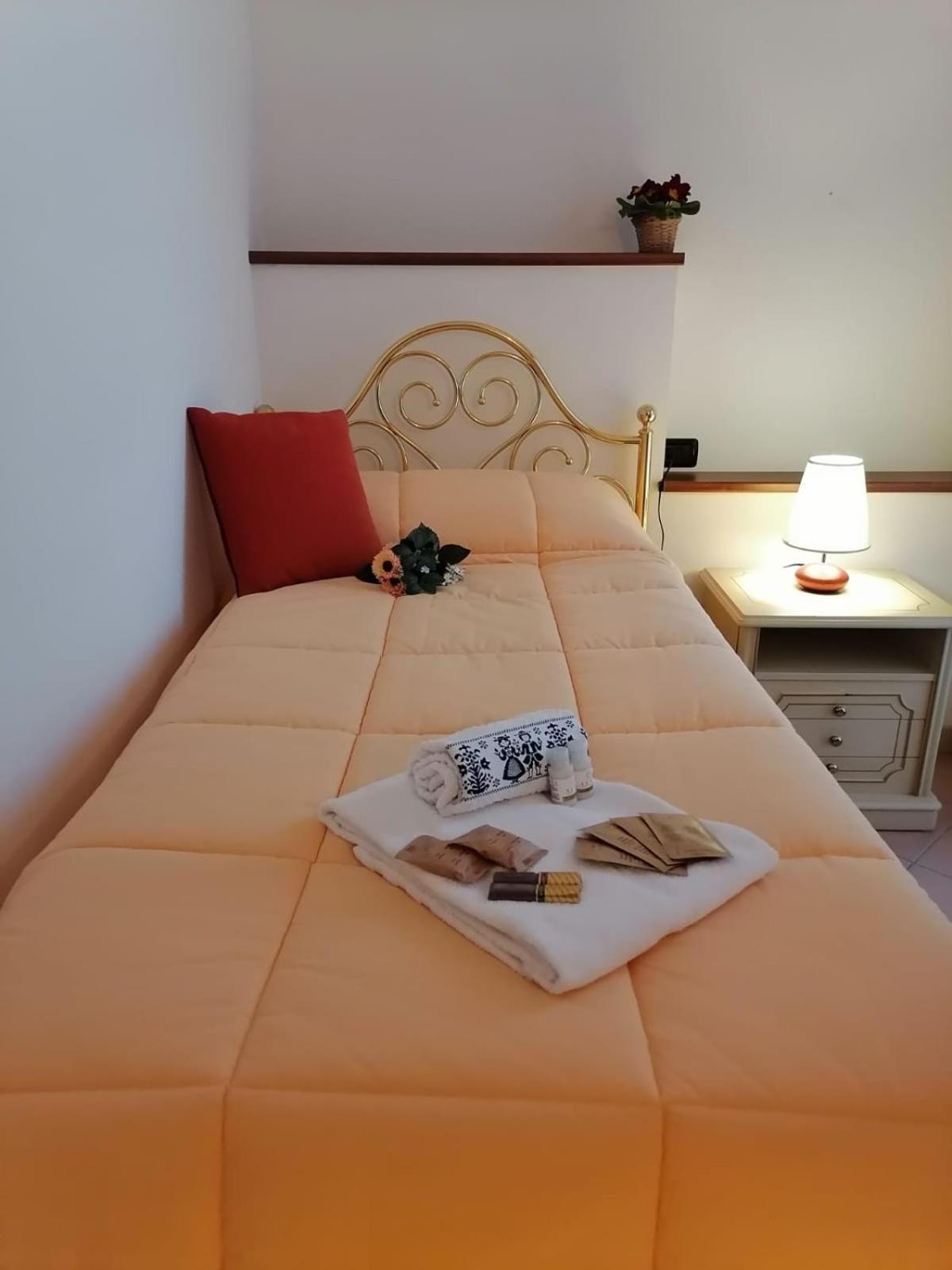 Con Terrazza E Giardino In Val D'intelvi *